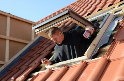 Pose de fenêtres de toit Velux à Lugasson
